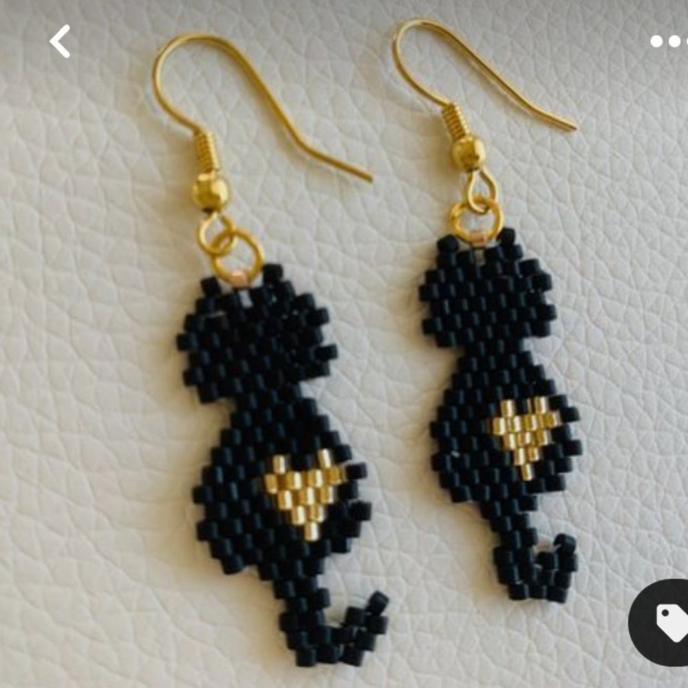 Flat beaded kitty earrings( buy 2 get 1 free )
